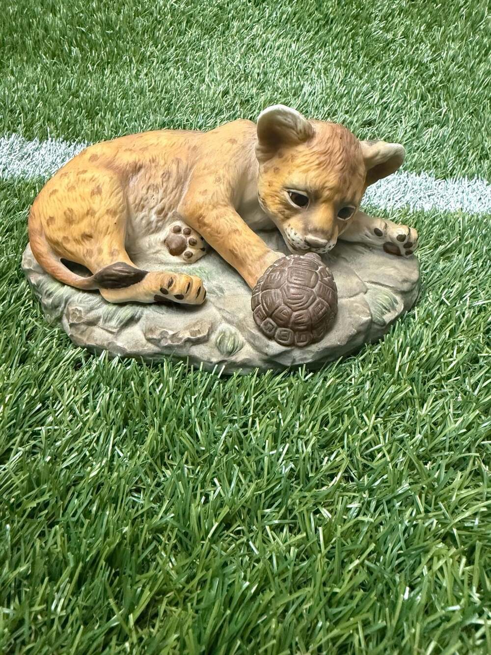Homco Masterpiece Porcelain Figurine Lion Cub and Turtle 1985